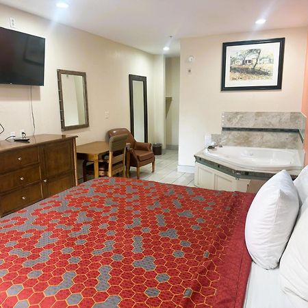 Pecan Valley Inn & Suites San Antonio Ngoại thất bức ảnh