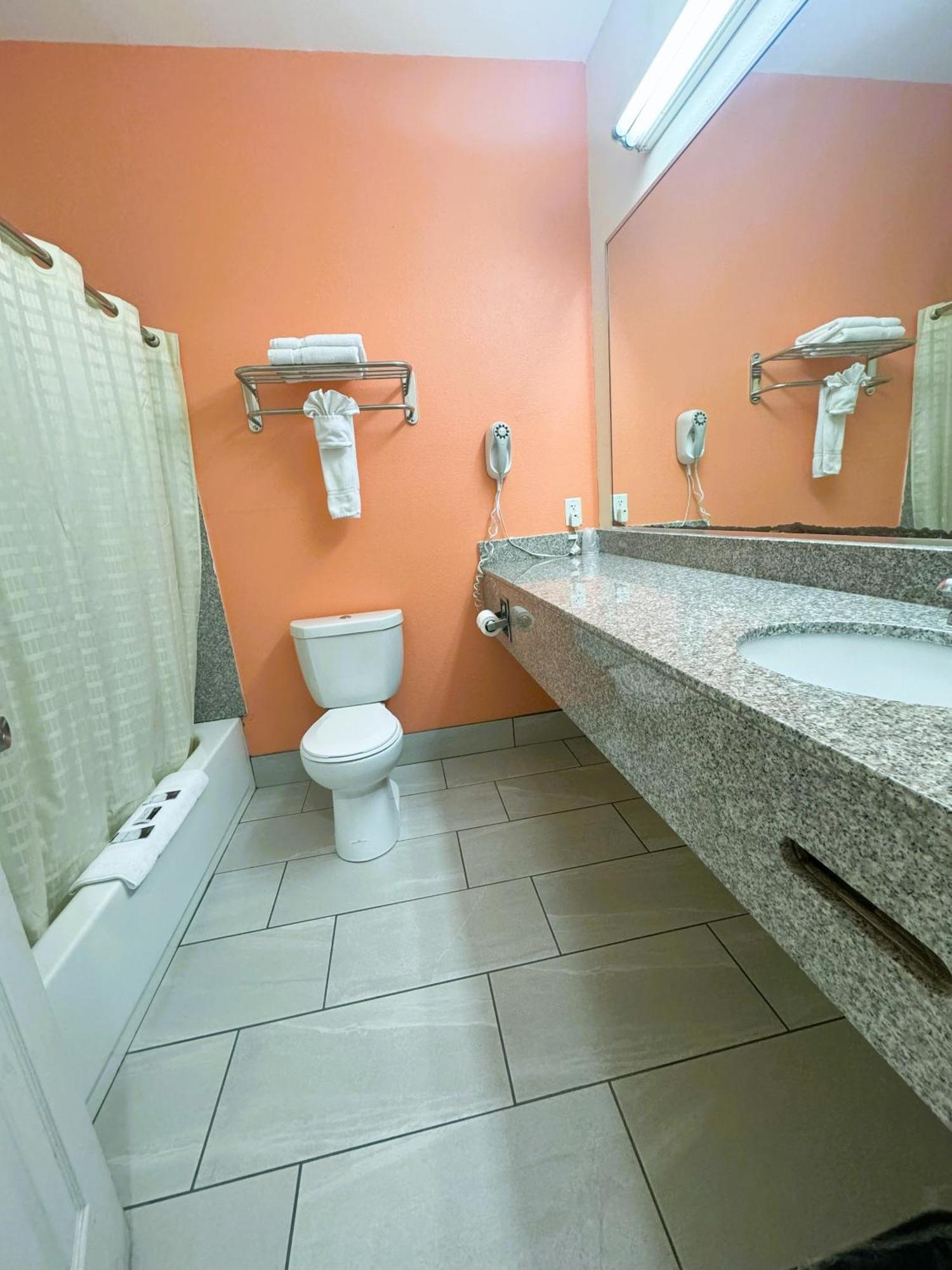 Pecan Valley Inn & Suites San Antonio Ngoại thất bức ảnh